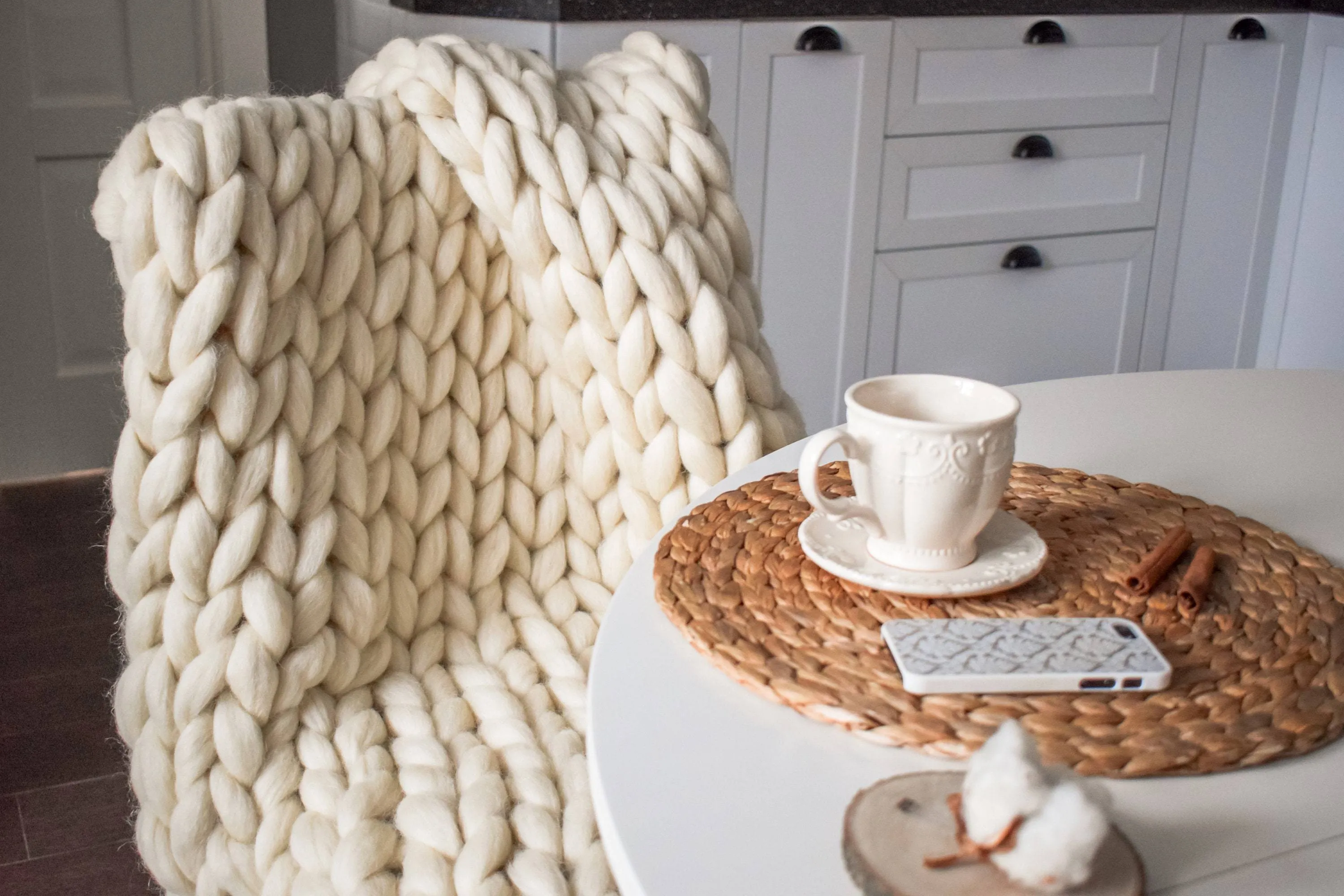Chunky Yarn, Big Yarn, Giant Yarn Wool Merino Super Soft Natural White Wool Top Roving Fiber, Chunky Knit Blanket