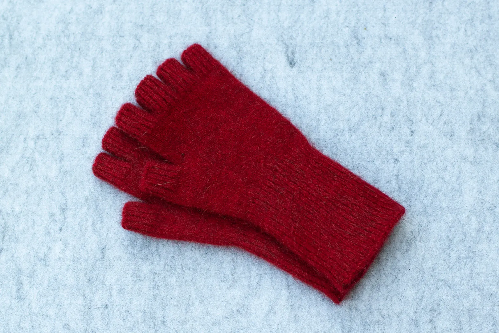 Fingerless gloves in Merino wool, possum down and silk