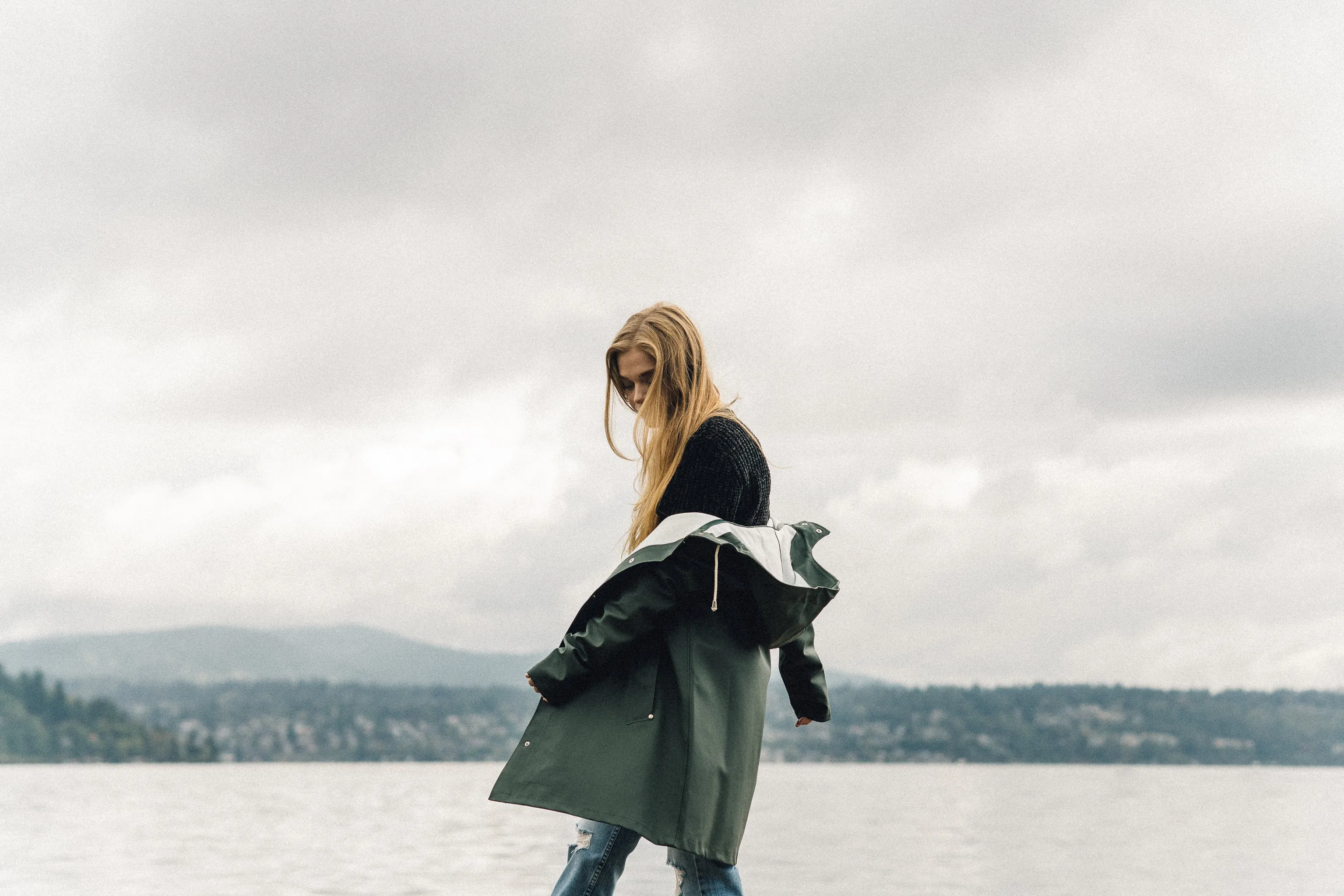 MOSEBACKE RAIN JACKET GREEN